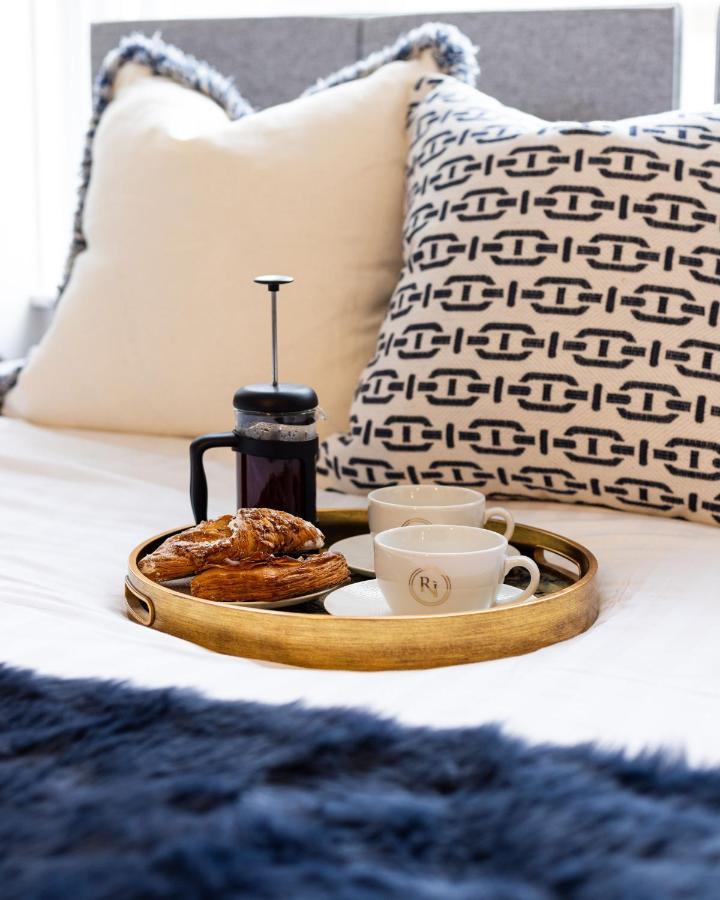 Righ - Luxurious Centre Three Bedroom Appartement EDI