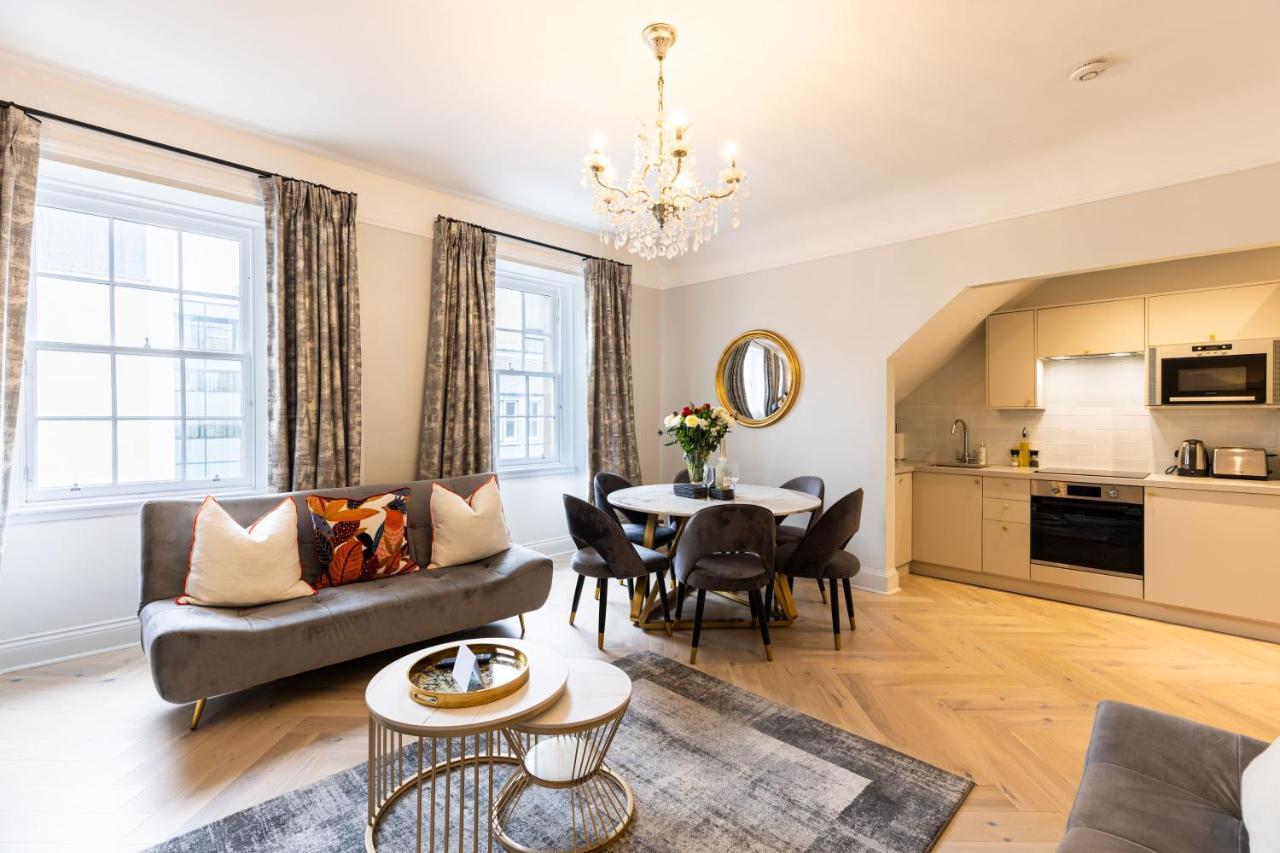 Righ - Luxurious Centre Three Bedroom * EDI
