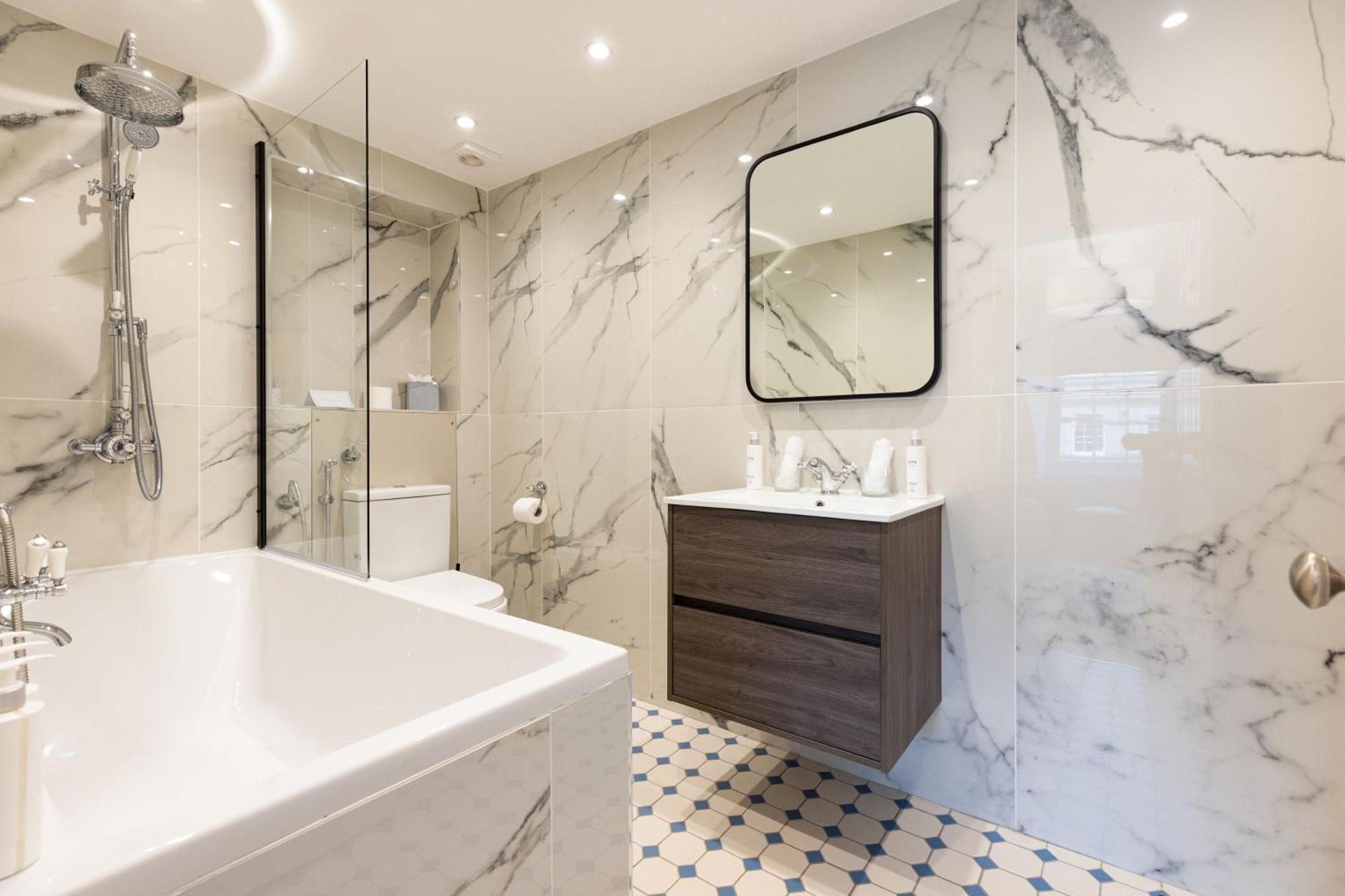 Righ - Luxurious Centre Three Bedroom Appartement *
